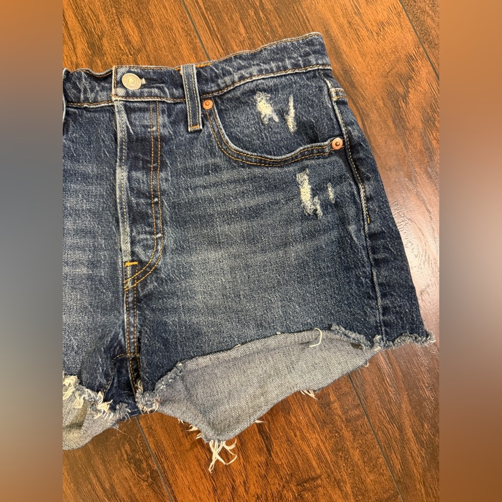 Levi’s Denim Distressed Women Shorts Size 28 - Picture 2 of 6